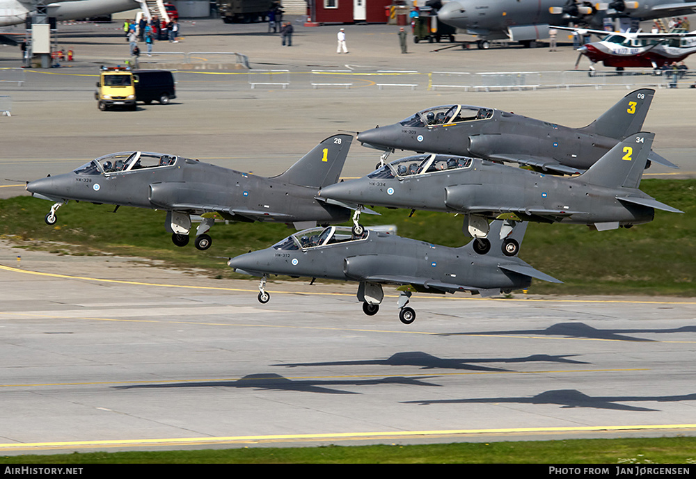 Aircraft Photo of HW-328 | British Aerospace Hawk 51 | Finland - Air Force | AirHistory.net #629789