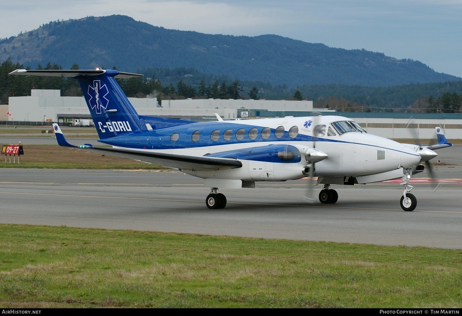 Aircraft Photo of C-GDRU | Beechcraft B300 King Air 350 | AirHistory.net #630109