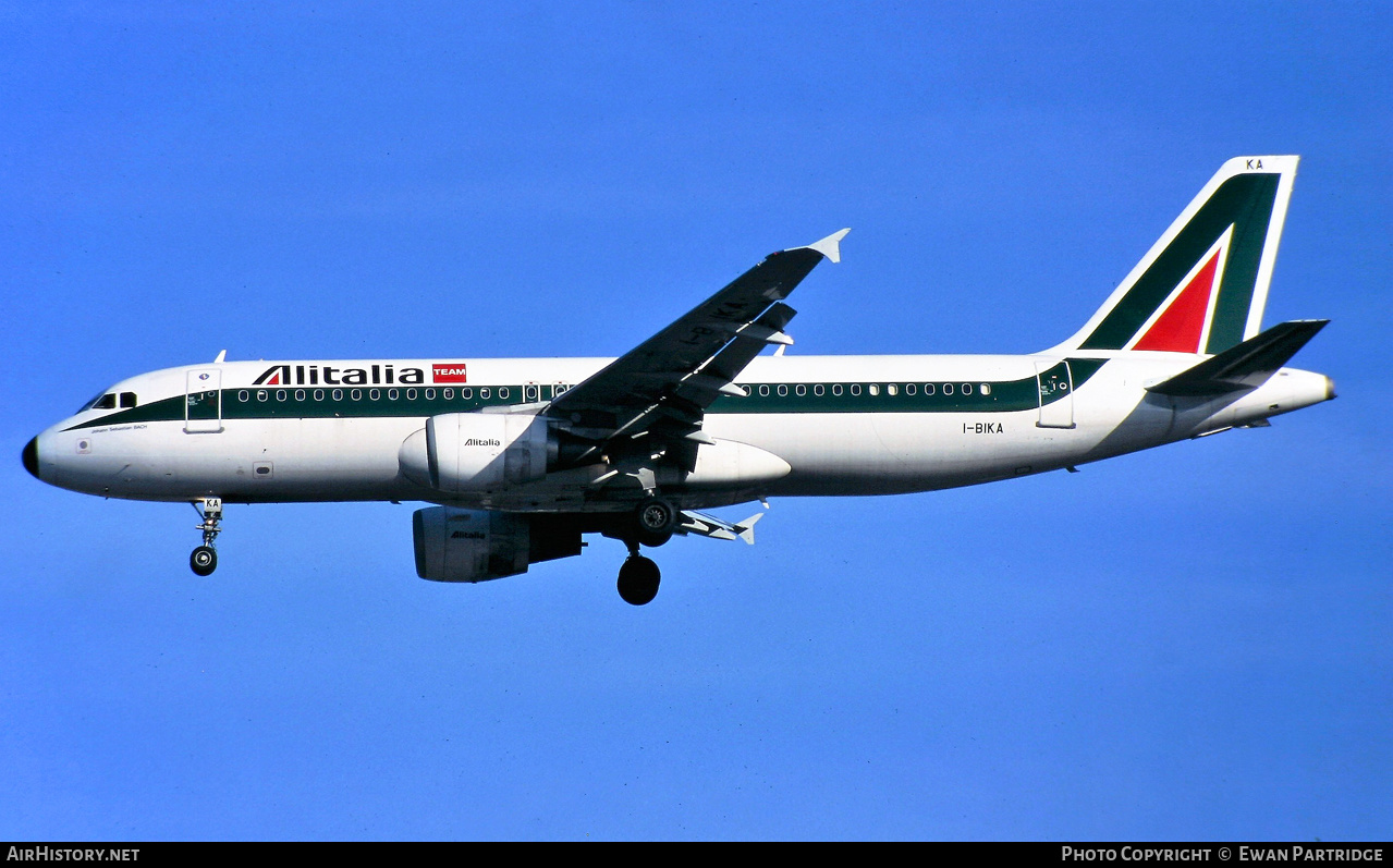 Aircraft Photo of I-BIKA | Airbus A320-214 | Alitalia | AirHistory.net #630244