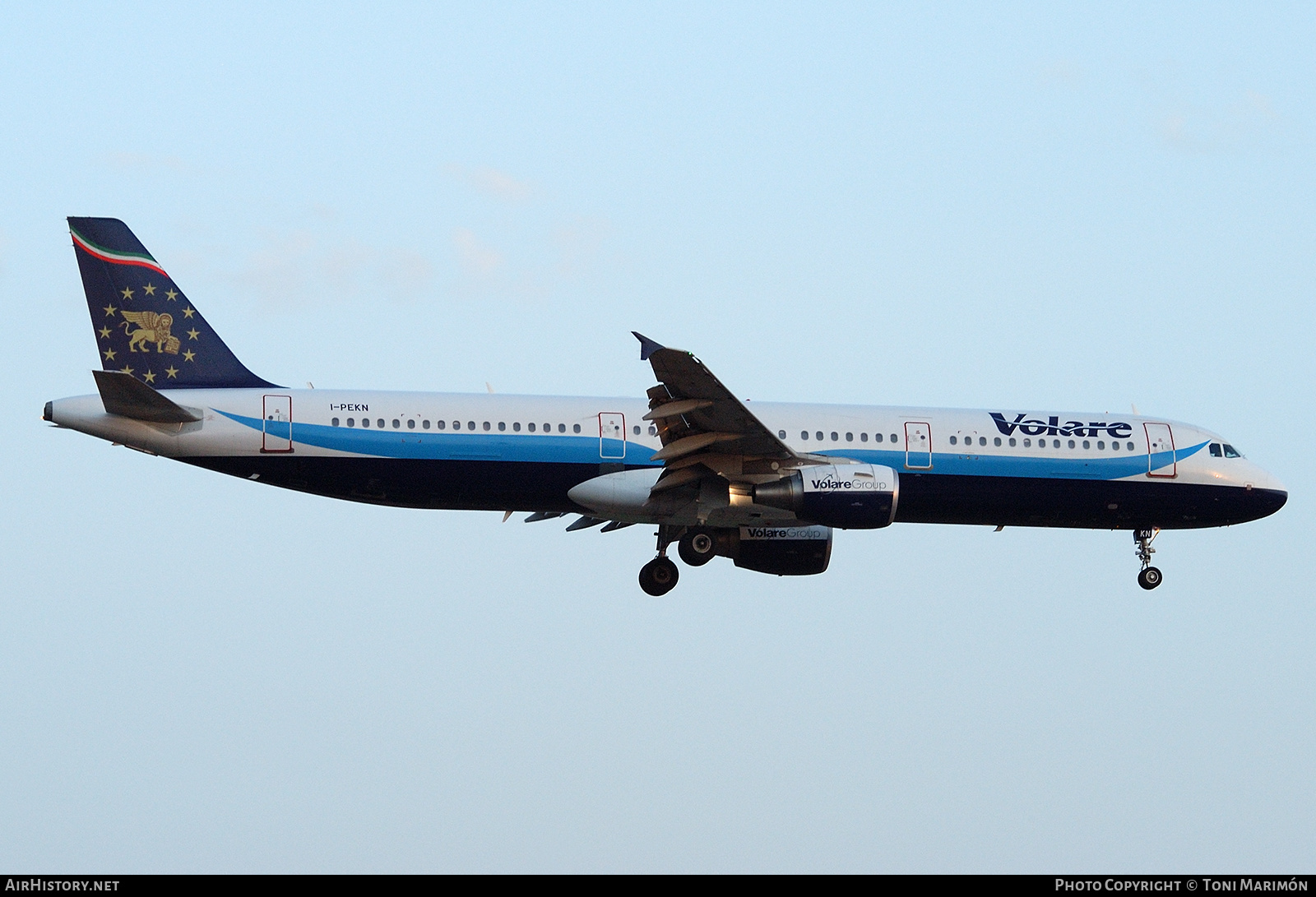 Aircraft Photo of I-PEKN | Airbus A321-211 | Volare Airlines | AirHistory.net #630417