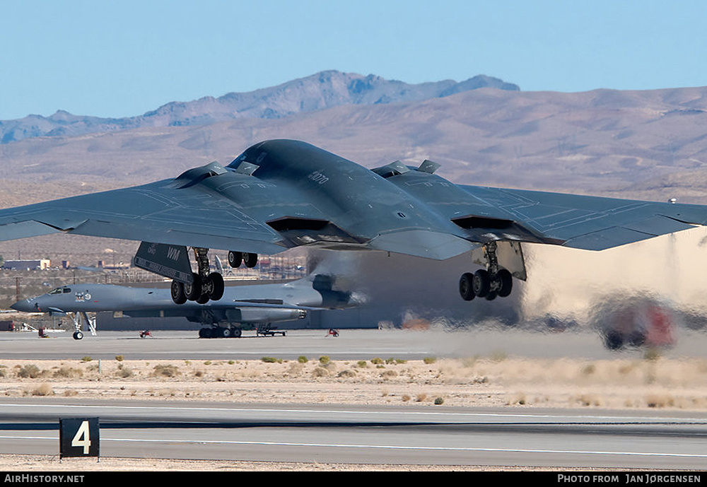 Aircraft Photo of 82-1070 | Northrop Grumman B-2A Spirit | USA - Air Force | AirHistory.net #630468