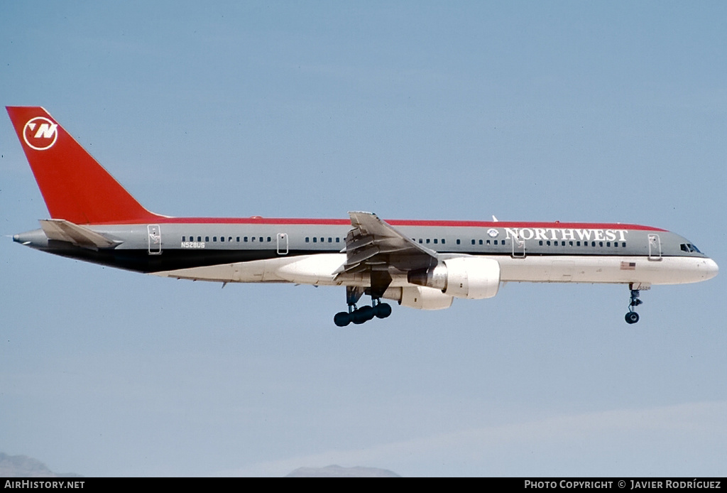 Aircraft Photo of N528US | Boeing 757-251 | Northwest Airlines | AirHistory.net #630606