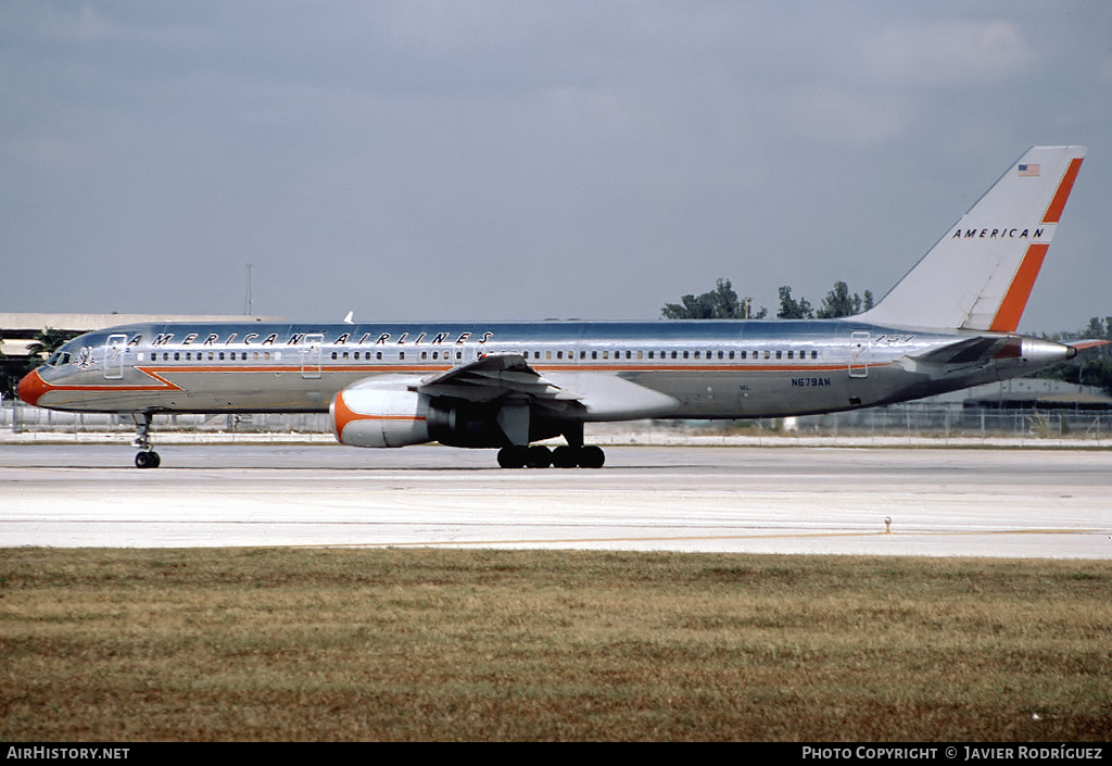 Aircraft Photo of N679AN | Boeing 757-223 | American Airlines | AirHistory.net #630607