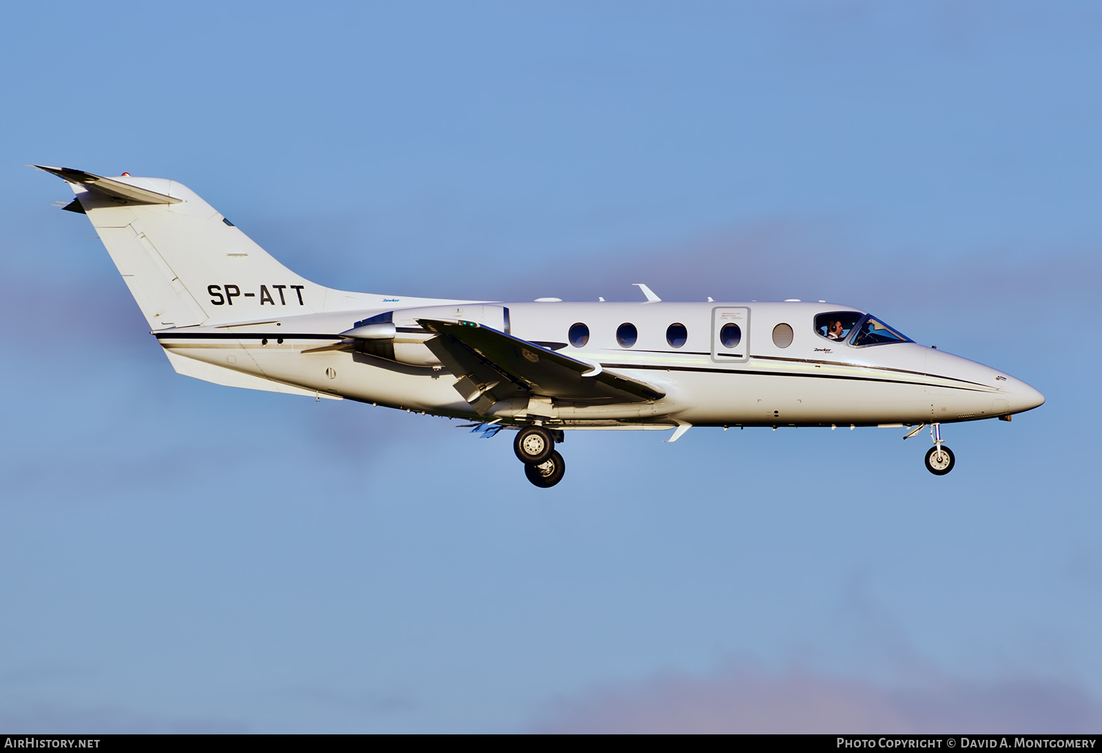 Aircraft Photo of SP-ATT | Raytheon Beechjet 400A | AirHistory.net #630644