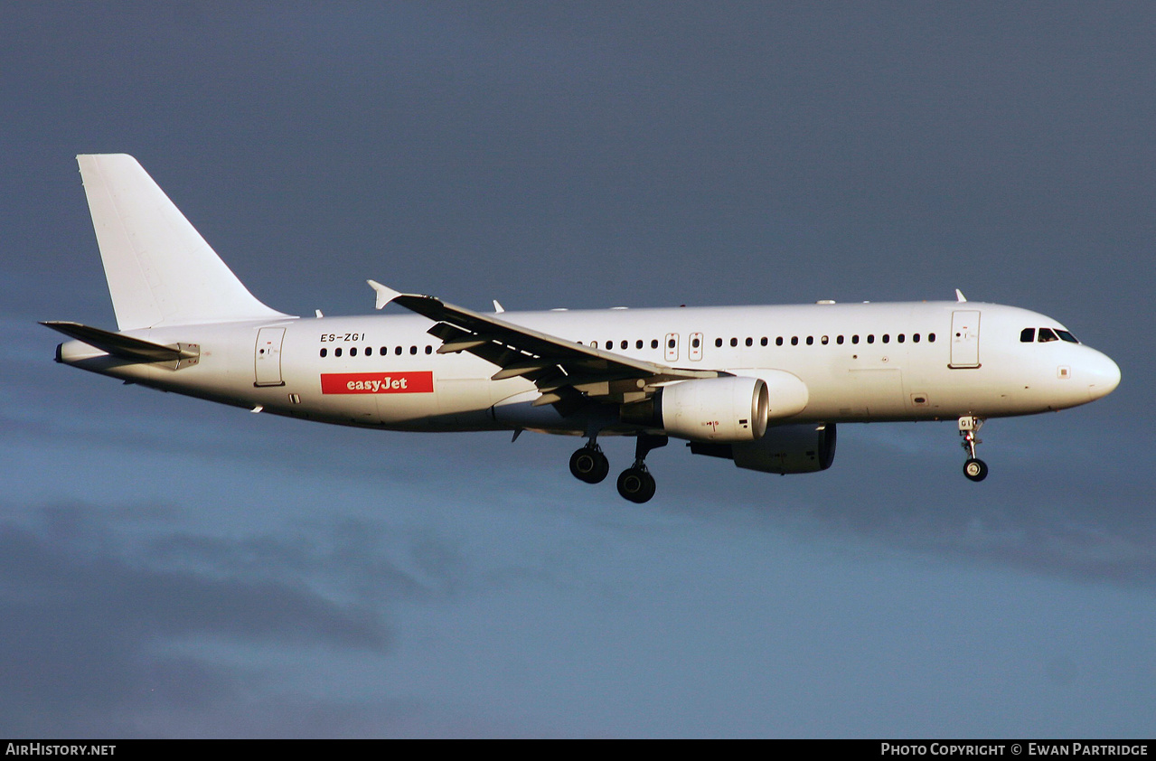 Aircraft Photo of ES-ZGI | Airbus A320-214 | EasyJet | AirHistory.net #630715