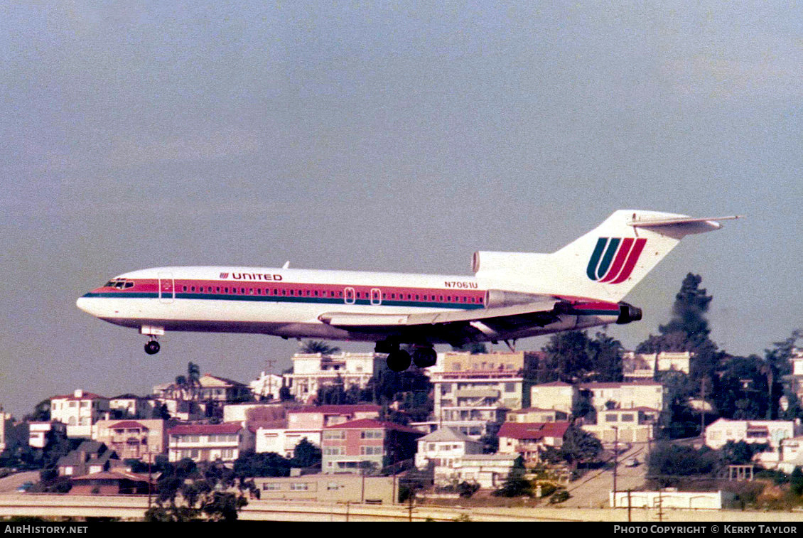 Aircraft Photo of N7061U | Boeing 727-22 | United Airlines | AirHistory.net #630952