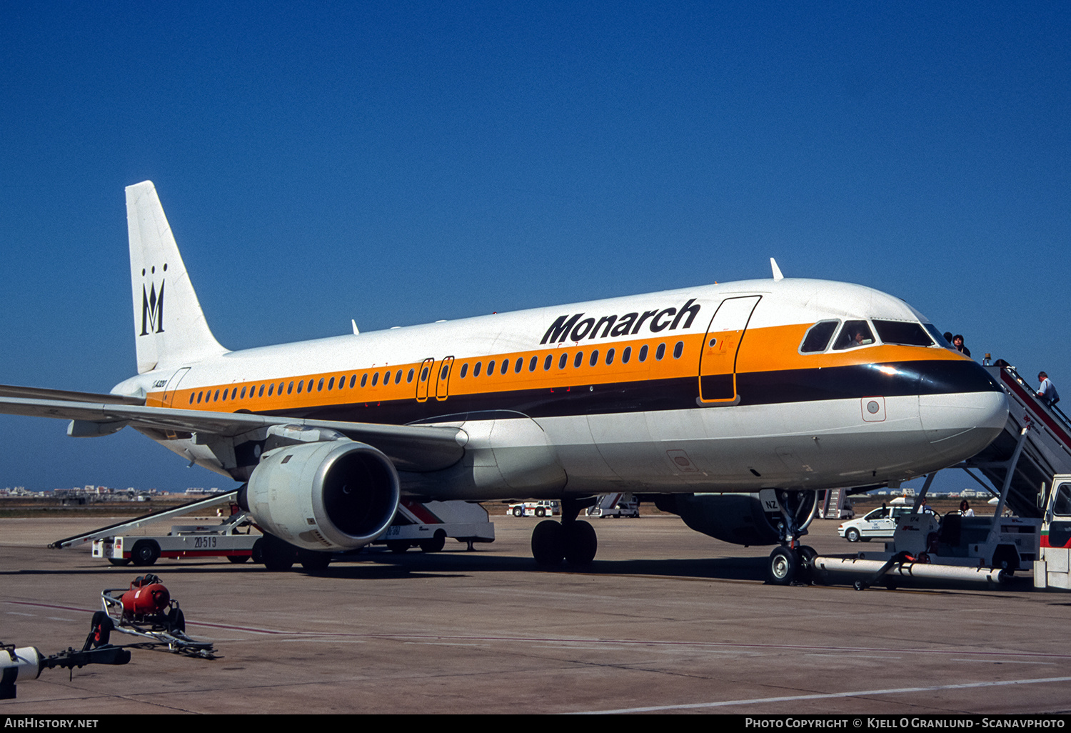 Aircraft Photo of G-MONZ | Airbus A320-212 | Monarch Airlines | AirHistory.net #631068