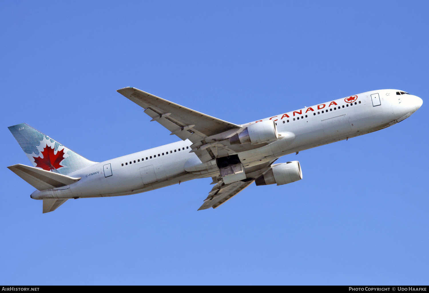 Aircraft Photo of C-FMWV | Boeing 767-333/ER | Air Canada | AirHistory.net #631119