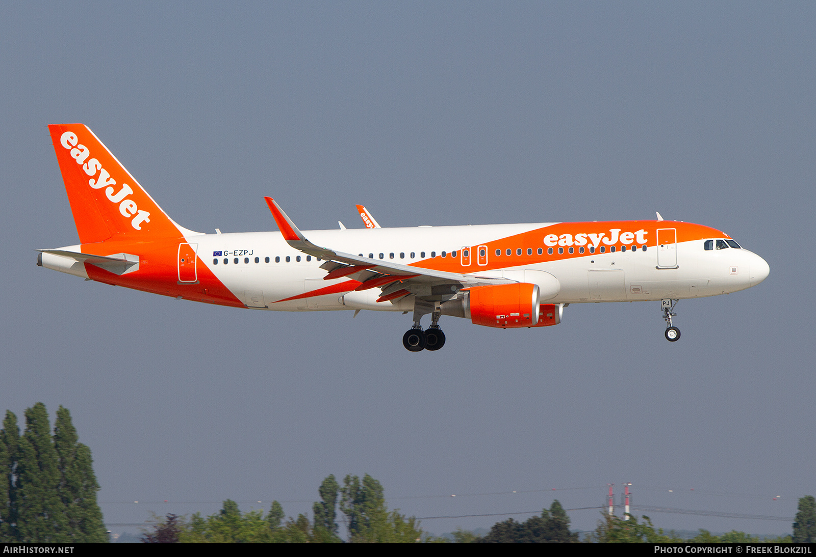 Aircraft Photo of G-EZPJ | Airbus A320-214 | EasyJet | AirHistory.net #631389