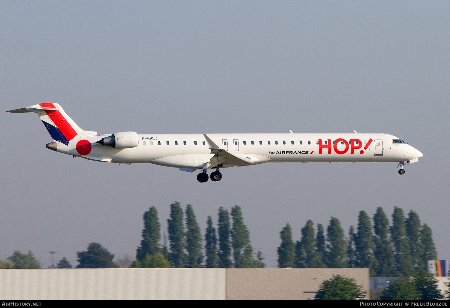 Aircraft Photo of F-HMLJ | Bombardier CRJ-1000EL NG (CL-600-2E25) | Hop! | AirHistory.net #631390