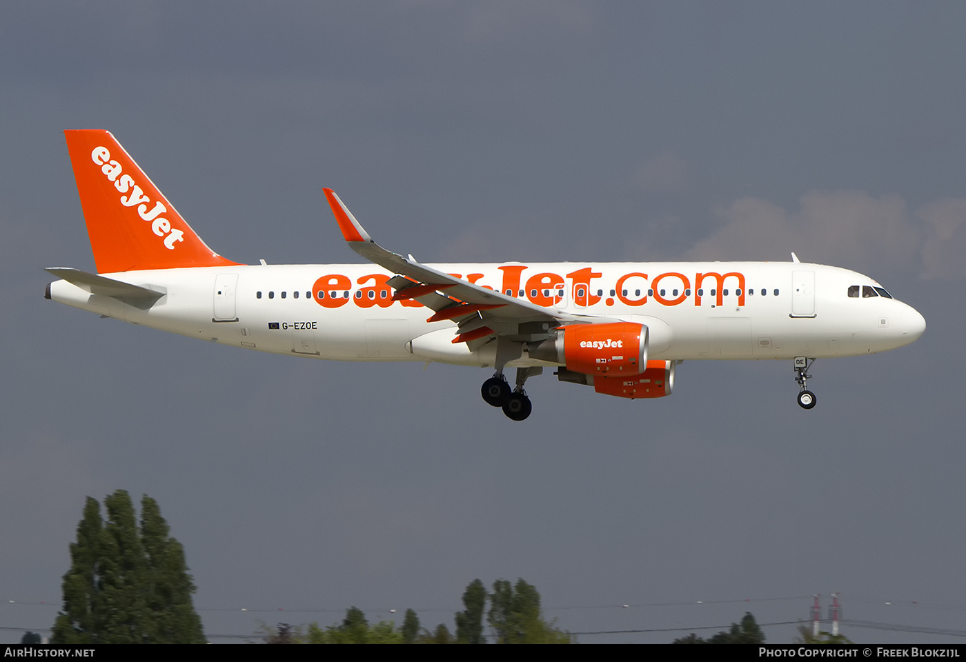 Aircraft Photo of G-EZOE | Airbus A320-214 | EasyJet | AirHistory.net #631393