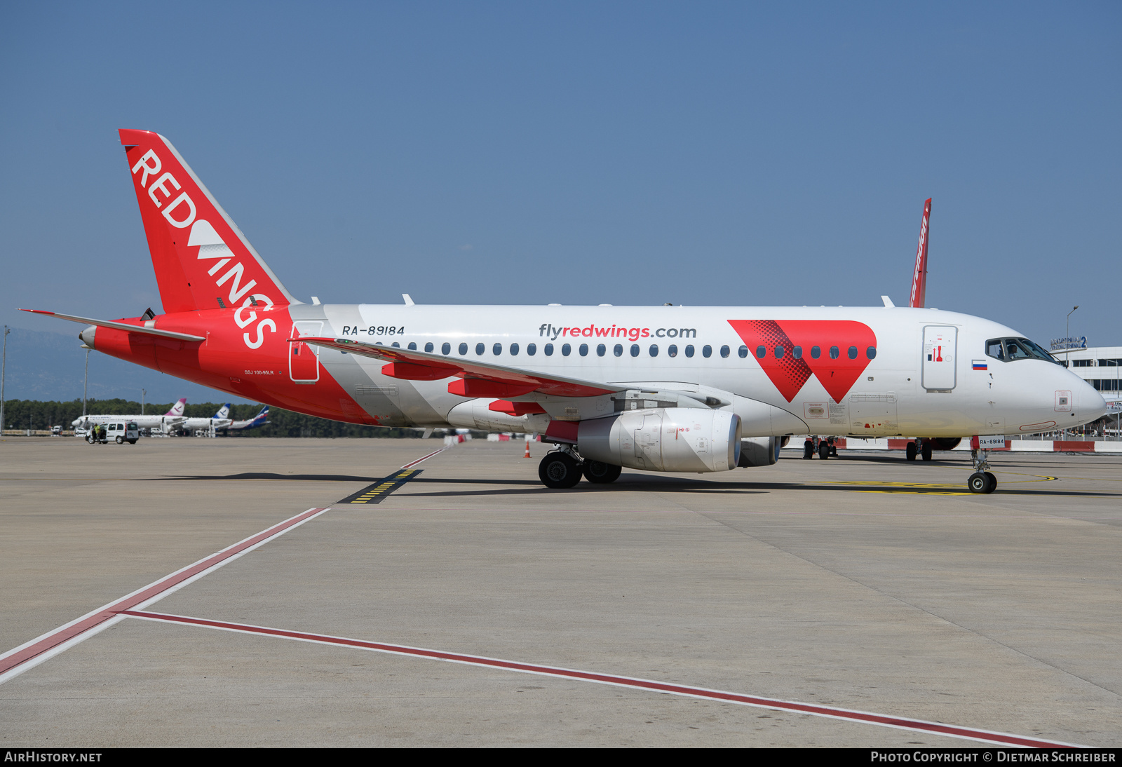 Aircraft Photo of RA-89184 | Sukhoi SSJ-100-95B-LR Superjet 100 (RRJ-95LR) | Red Wings | AirHistory.net #631397