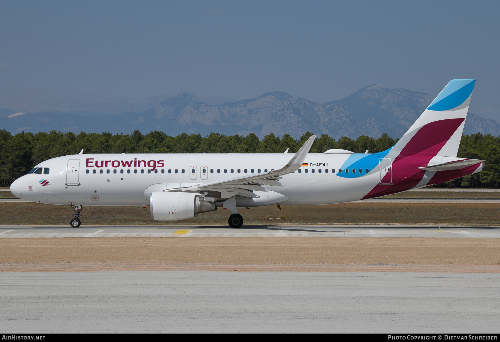 Aircraft Photo of D-AEWJ | Airbus A320-214 | Eurowings | AirHistory.net #631420