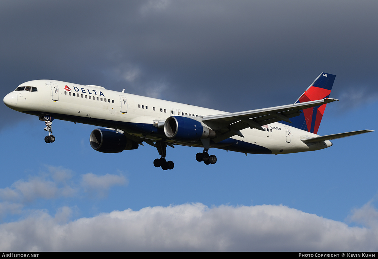 Aircraft Photo of N662DN | Boeing 757-232 | Delta Air Lines | AirHistory.net #631551