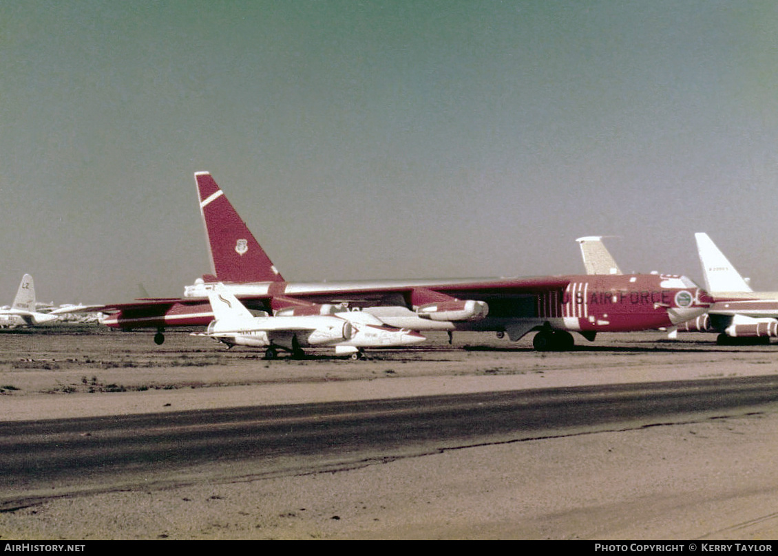 Aircraft Photo of 56-632 / 60632 | Boeing NB-52E Stratofortress | USA - Air Force | AirHistory.net #631575