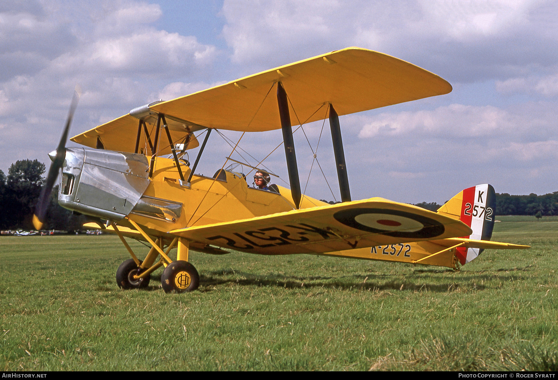 Aircraft Photo of G-AOZH / K-2572 | De Havilland D.H. 82A Tiger Moth II | UK - Air Force | AirHistory.net #631815