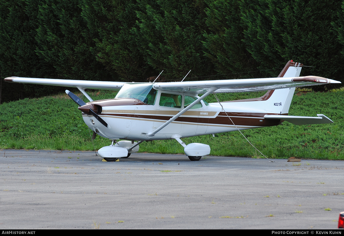 Aircraft Photo of N32YA | Cessna 172N Skyhawk II | AirHistory.net #631858