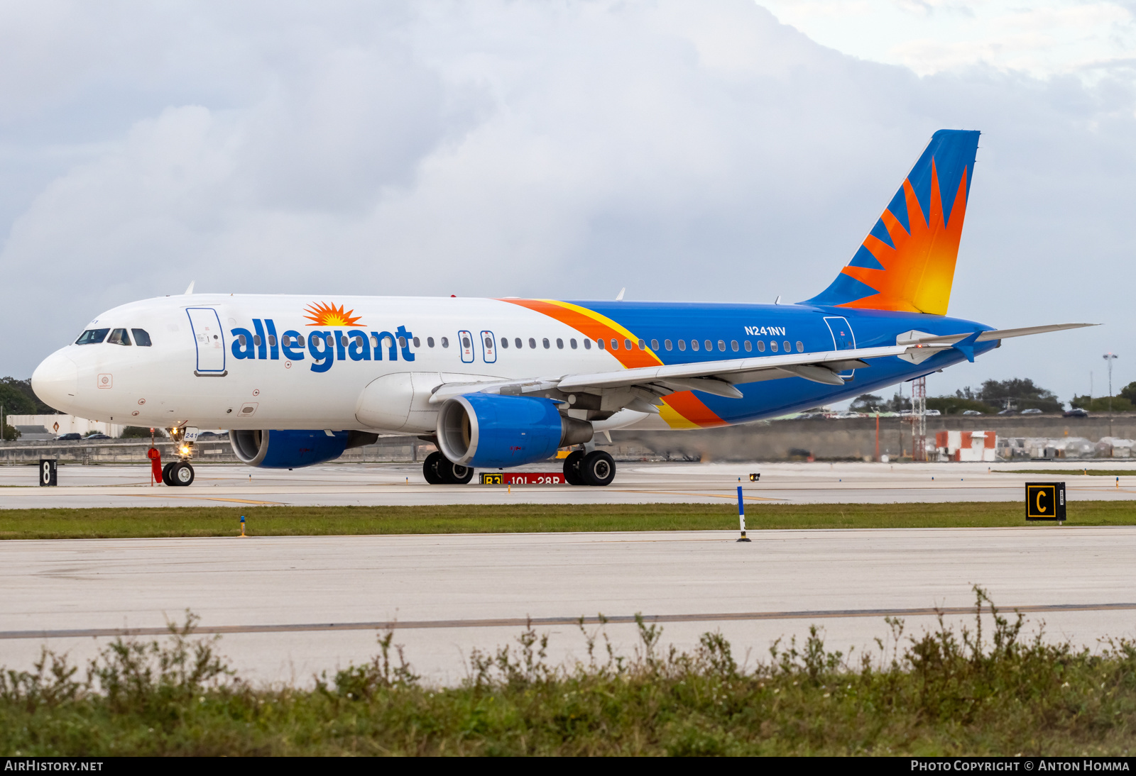 Aircraft Photo of N241NV | Airbus A320-214 | Allegiant Air | AirHistory.net #631889