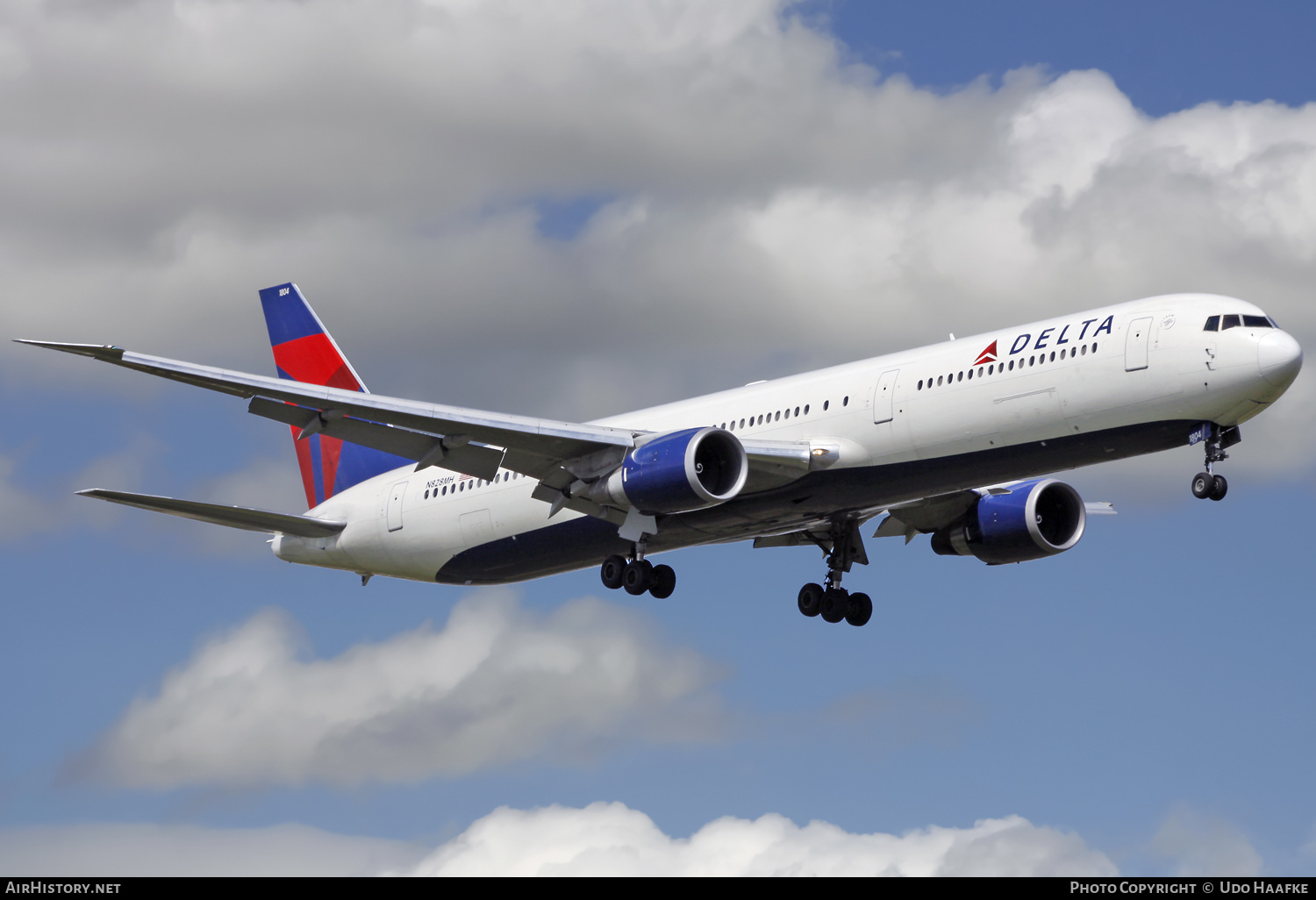 Aircraft Photo of N828MH | Boeing 767-432/ER | Delta Air Lines | AirHistory.net #631934