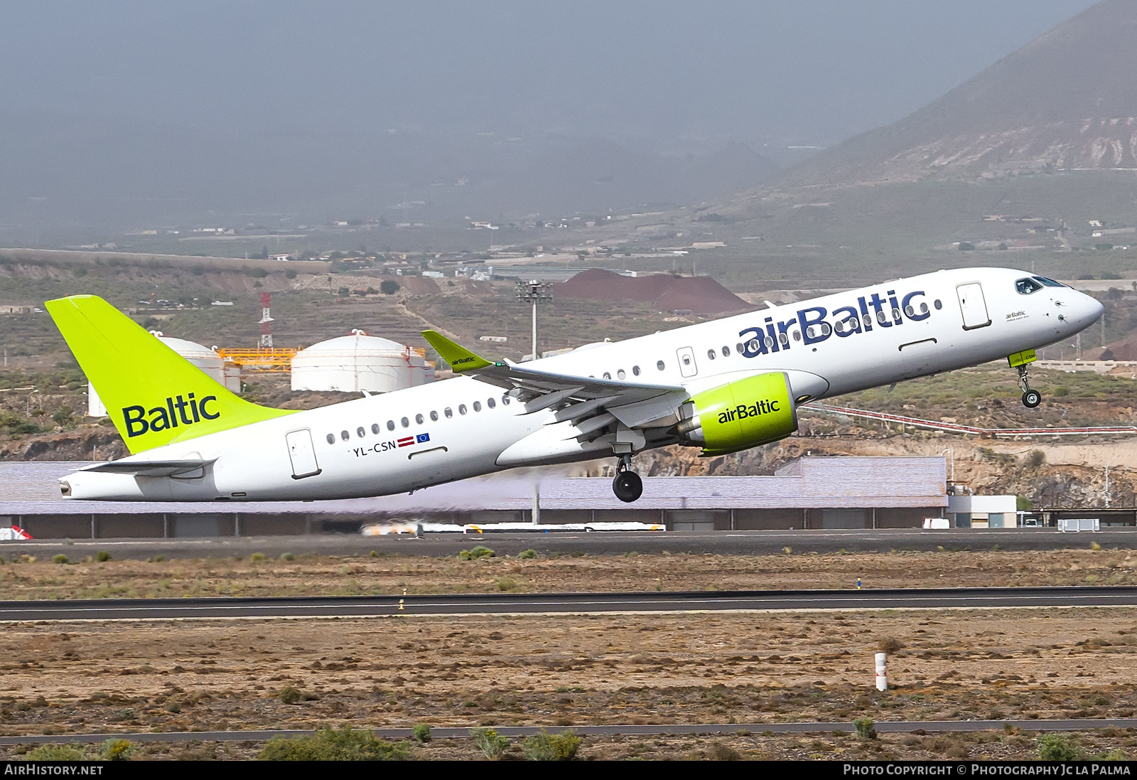 Aircraft Photo of YL-CSN | Airbus A220-371 (BD-500-1A11) | AirBaltic | AirHistory.net #631999