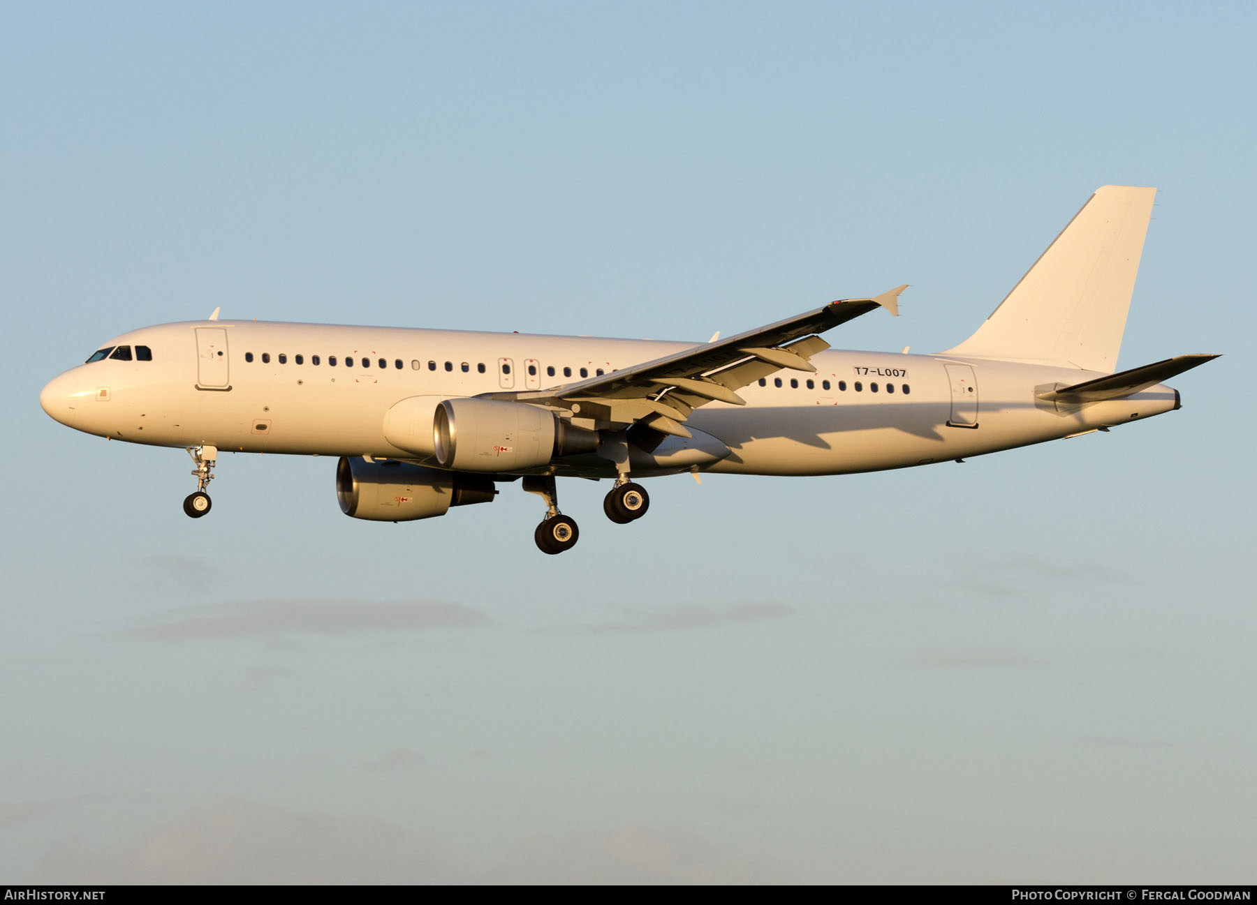 Aircraft Photo of T7-L007 | Airbus A320-214 | AirHistory.net #632012