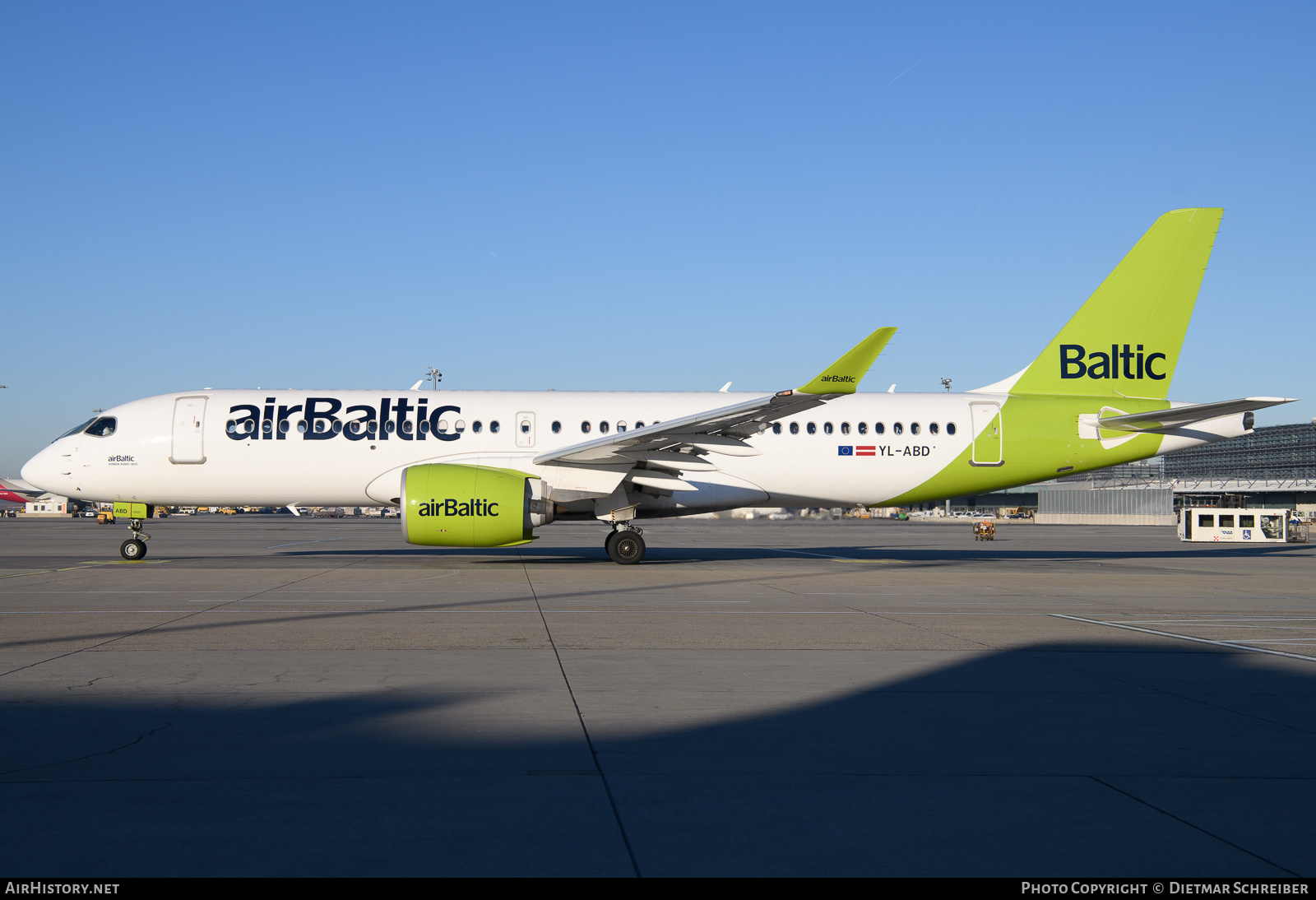 Aircraft Photo of YL-ABD | Airbus A220-371 (BD-500-1A11) | AirBaltic | AirHistory.net #632107