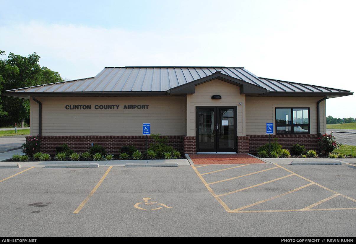 Airport photo of Wilmington - Clinton Field (I66) in Ohio, United States | AirHistory.net #632206