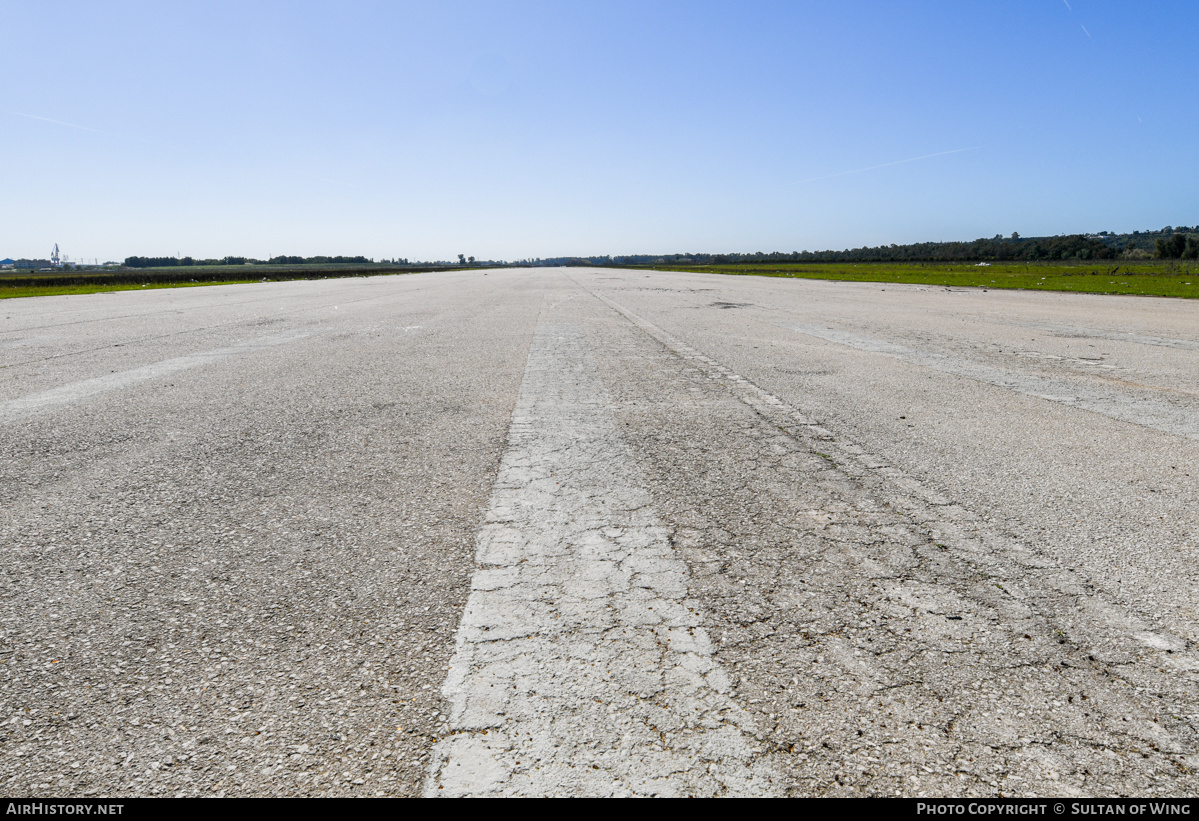 Airport photo of Seville - Tablada (LETA) (closed) in Spain | AirHistory.net #632210