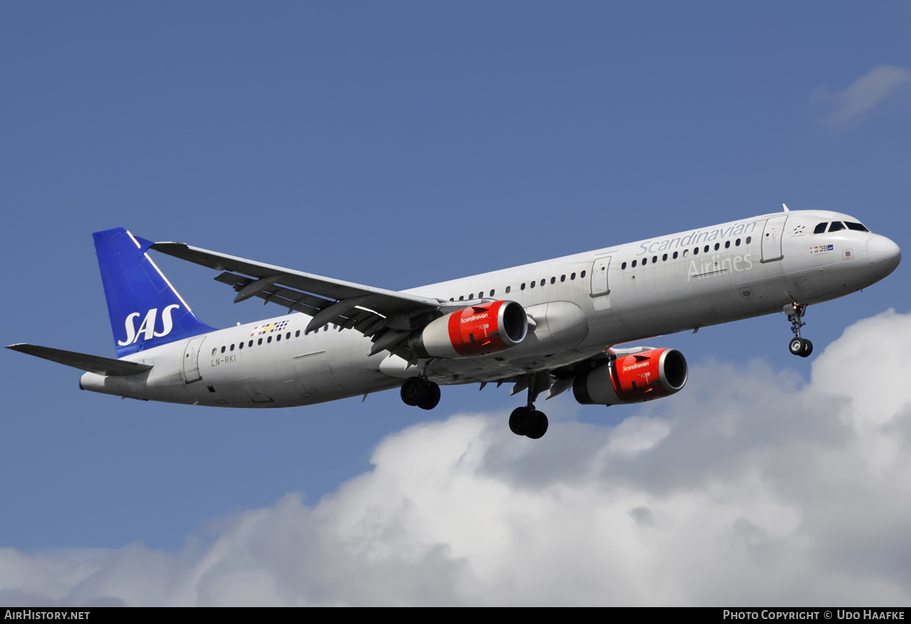 Aircraft Photo of LN-RKI | Airbus A321-232 | Scandinavian Airlines - SAS | AirHistory.net #632259