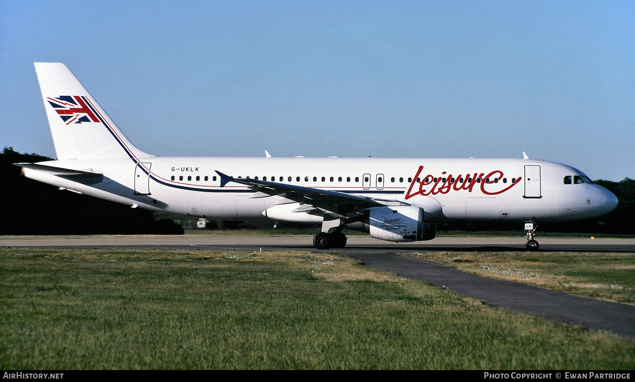 Aircraft Photo of G-UKLK | Airbus A320-212 | Air UK Leisure | AirHistory.net #632301