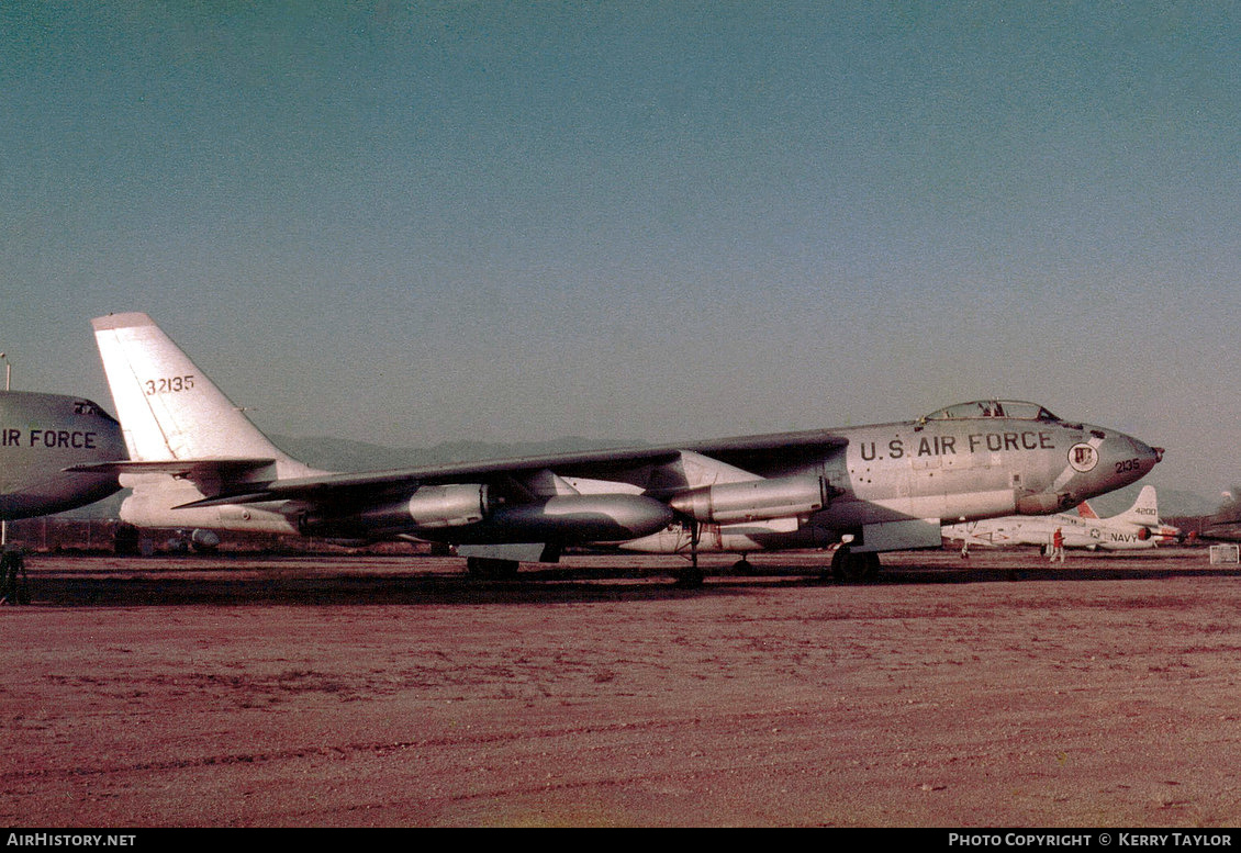 Aircraft Photo of 53-2135 / 32135 | Boeing EB-47E Stratojet | USA - Air Force | AirHistory.net #632340