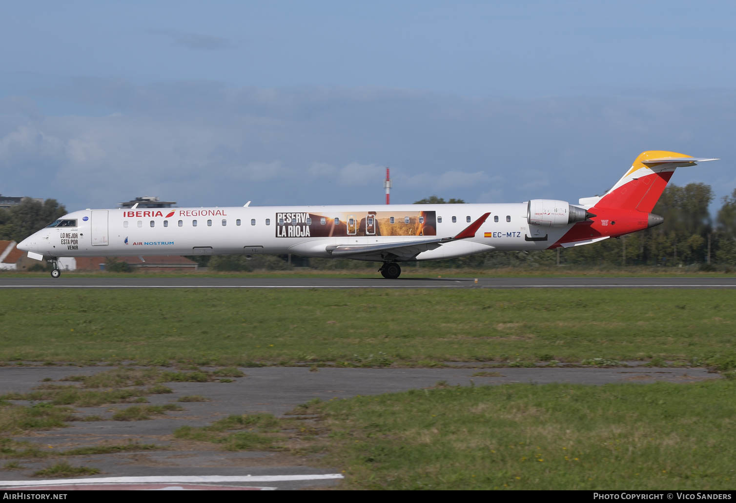Aircraft Photo of EC-MTZ | Bombardier CRJ-1000 (CL-600-2E25) | Iberia Regional | AirHistory.net #632453