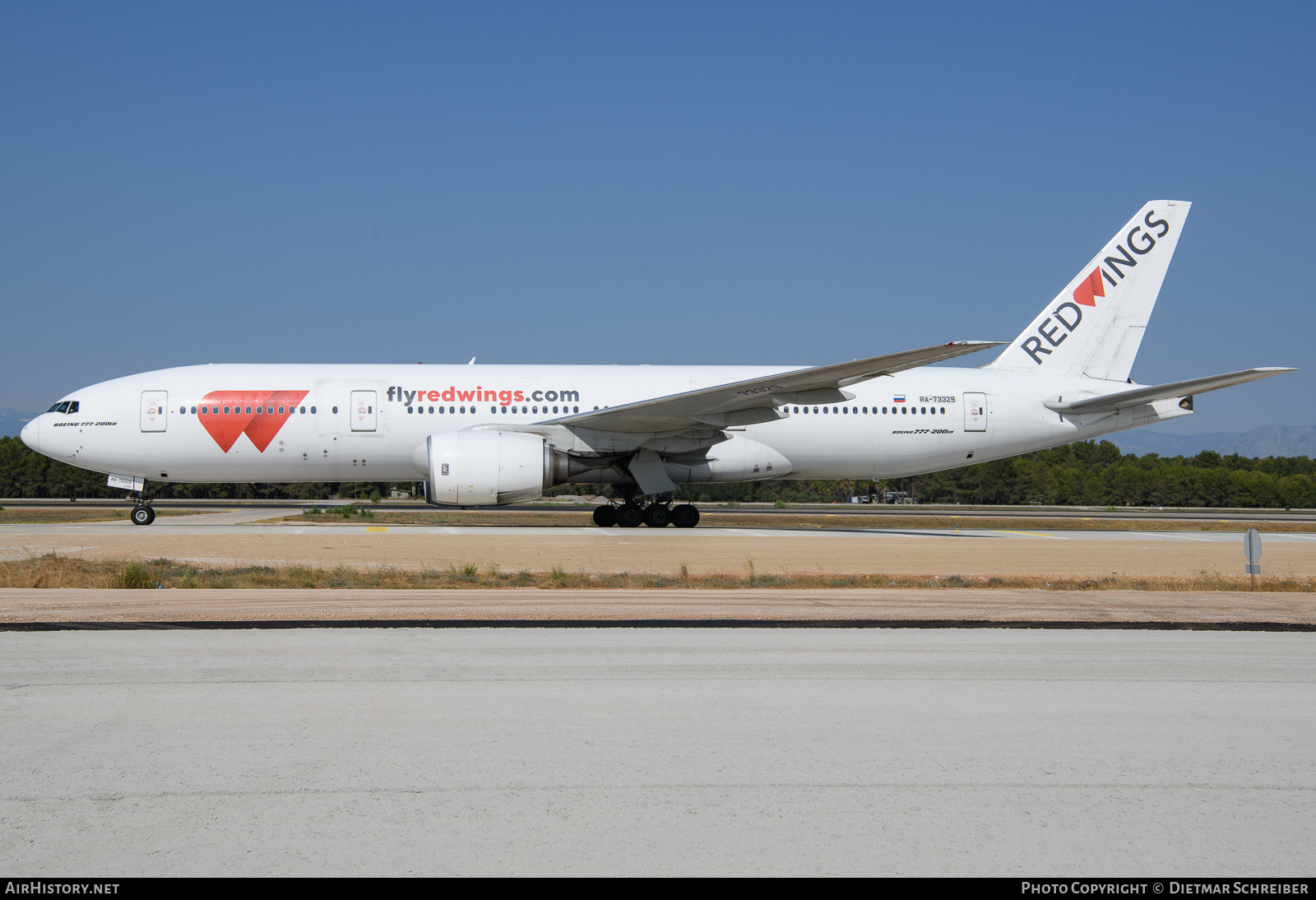 Aircraft Photo of RA-73329 | Boeing 777-21H/ER | Red Wings | AirHistory.net #632460