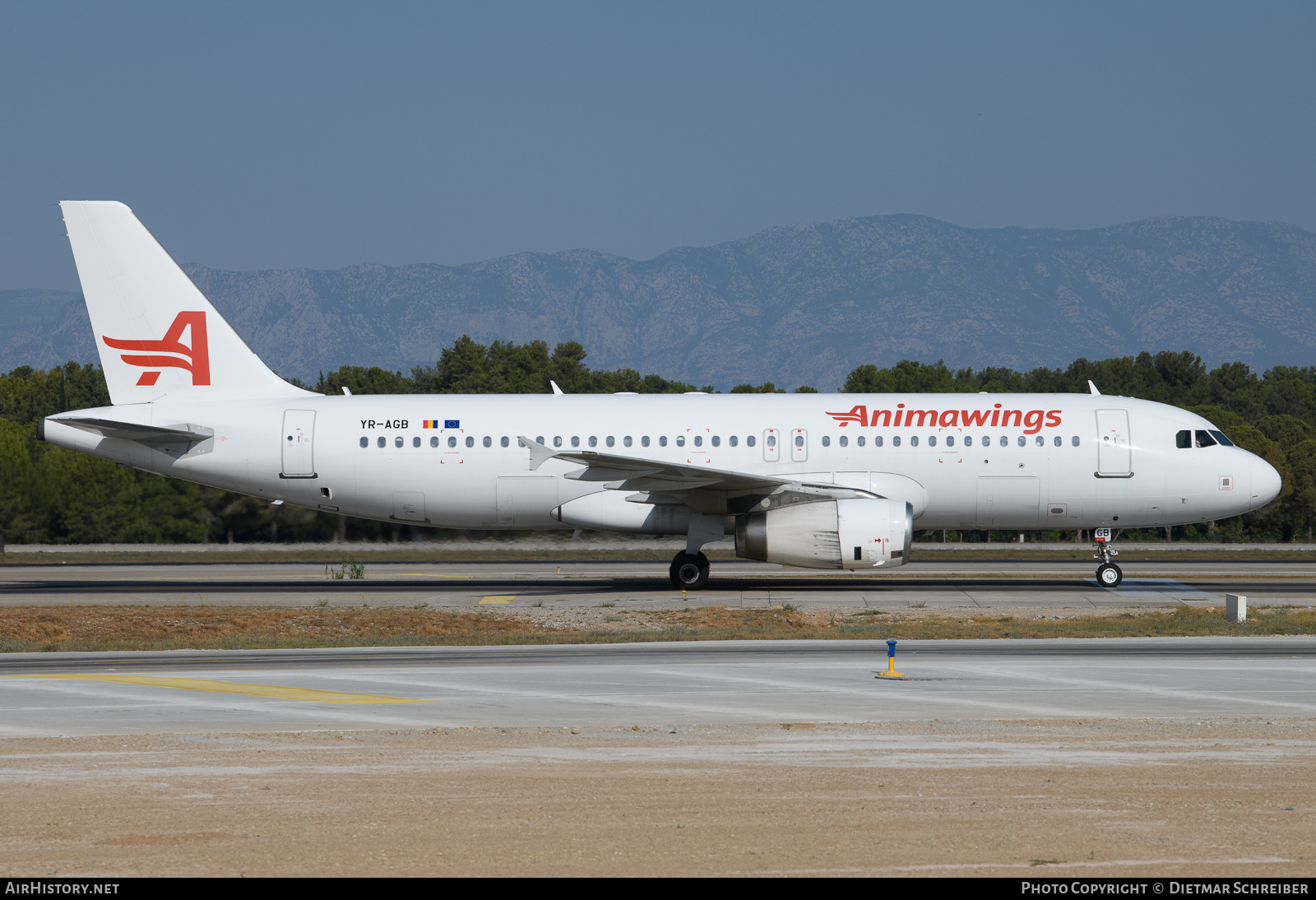 Aircraft Photo of YR-AGB | Airbus A320-232 | Animawings | AirHistory.net #632465