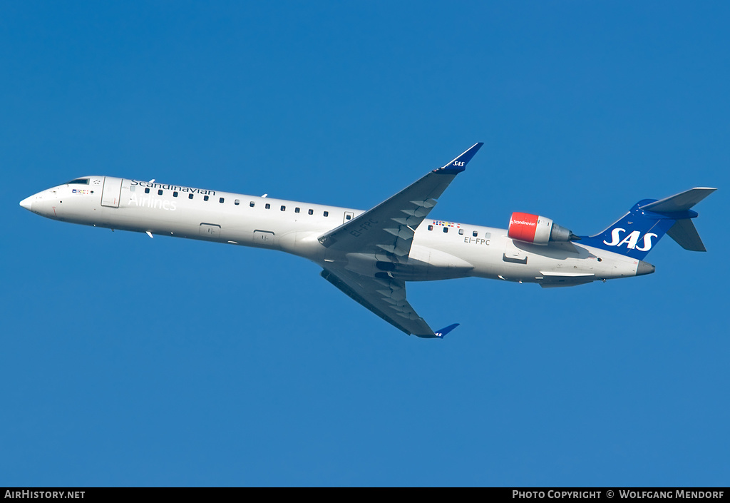 Aircraft Photo of EI-FPC | Bombardier CRJ-900 (CL-600-2D24) | Scandinavian Airlines - SAS | AirHistory.net #632506