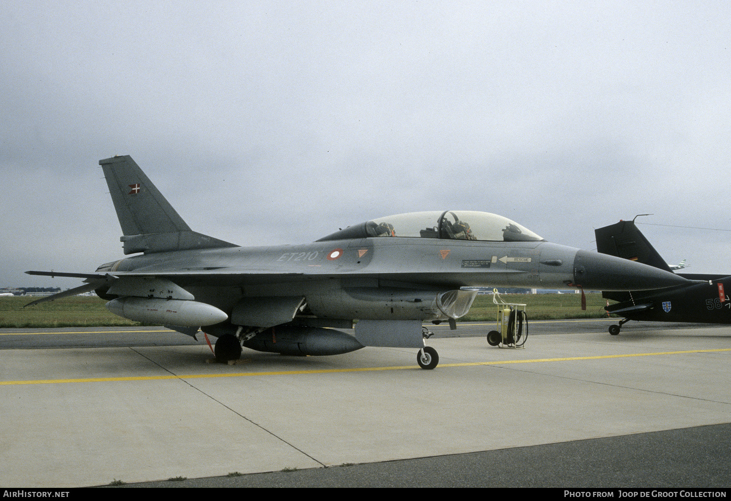 Aircraft Photo of ET-210 | General Dynamics F-16B Fighting Falcon | Denmark - Air Force | AirHistory.net #632539