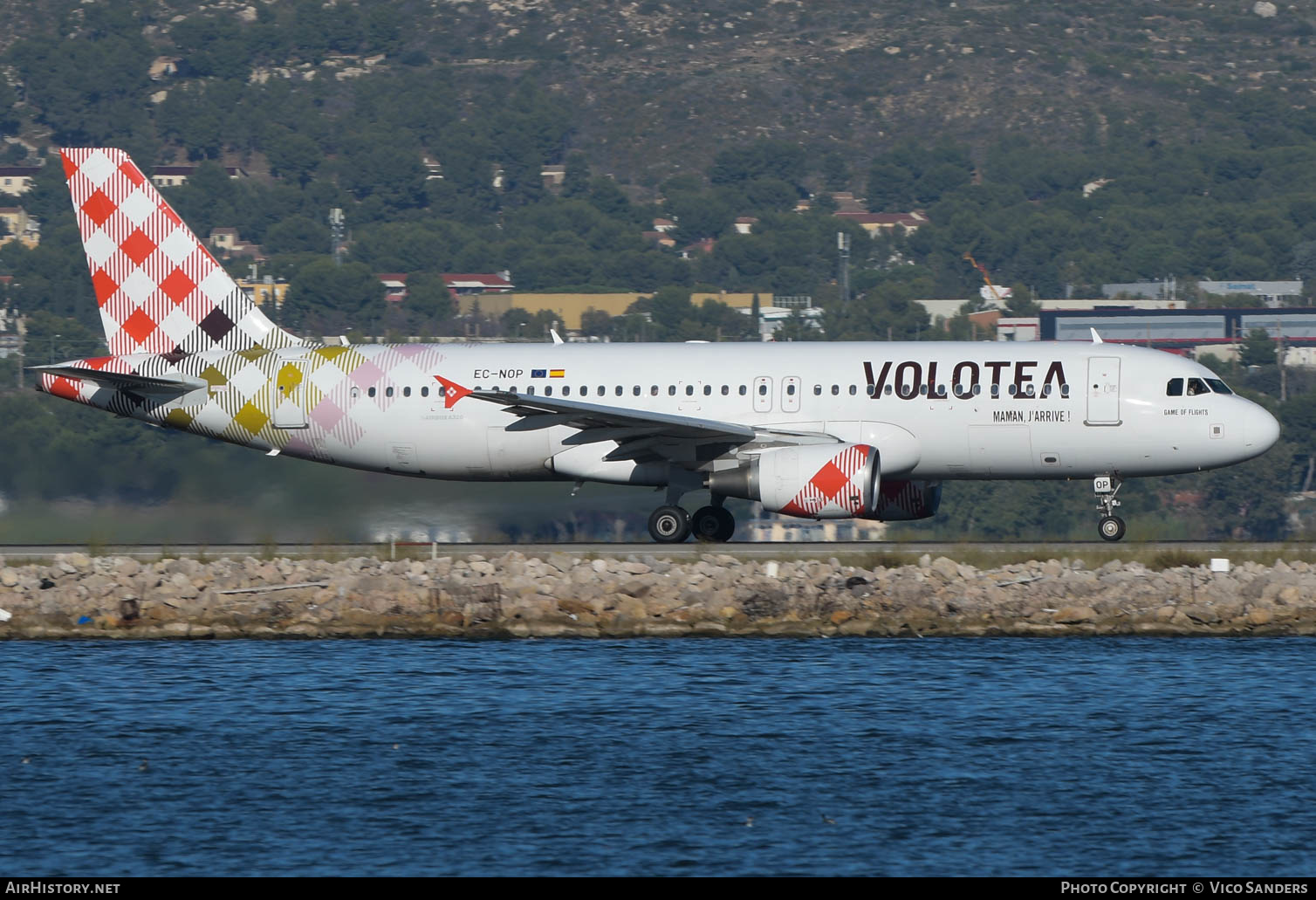 Aircraft Photo of EC-NOP | Airbus A320-214 | Volotea | AirHistory.net #632613