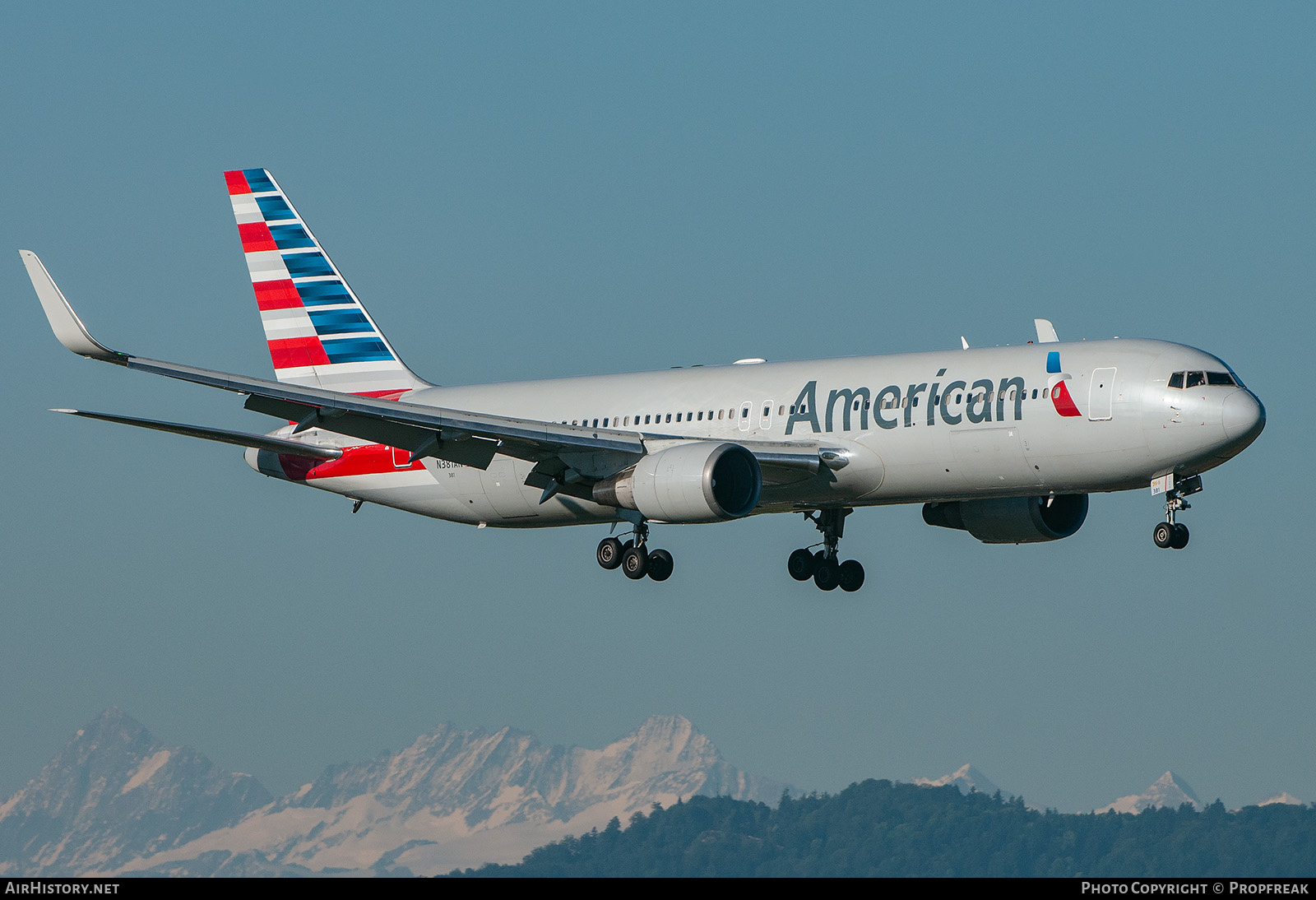 Aircraft Photo of N381AN | Boeing 767-323/ER | American Airlines | AirHistory.net #632683