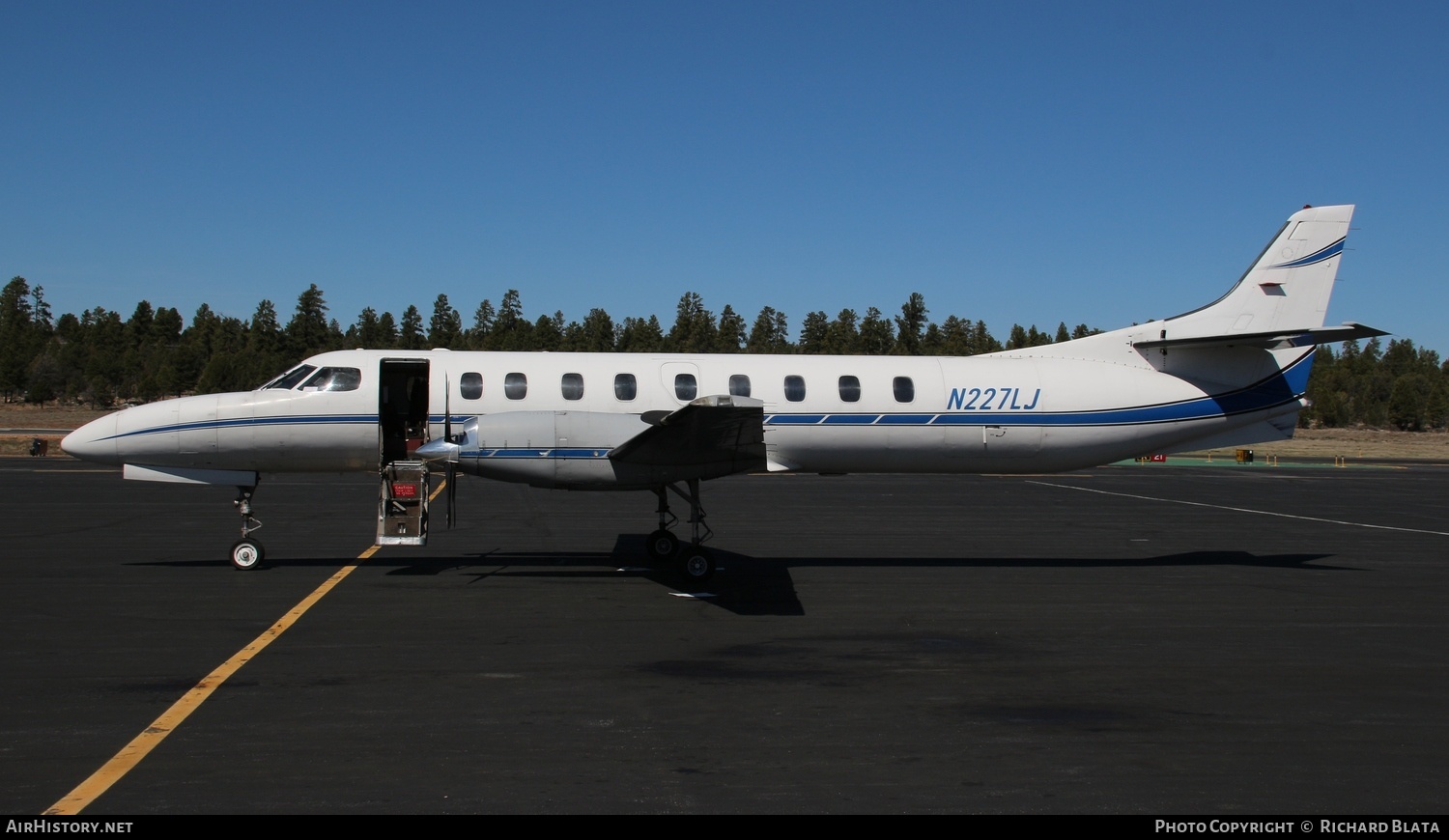 Aircraft Photo of N227LJ | Fairchild Swearingen SA-227AC Metro III | AirHistory.net #632725