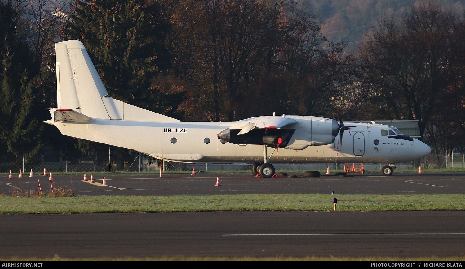 Aircraft Photo of UR-UZE | Antonov An-26B-100 | AirHistory.net #632729