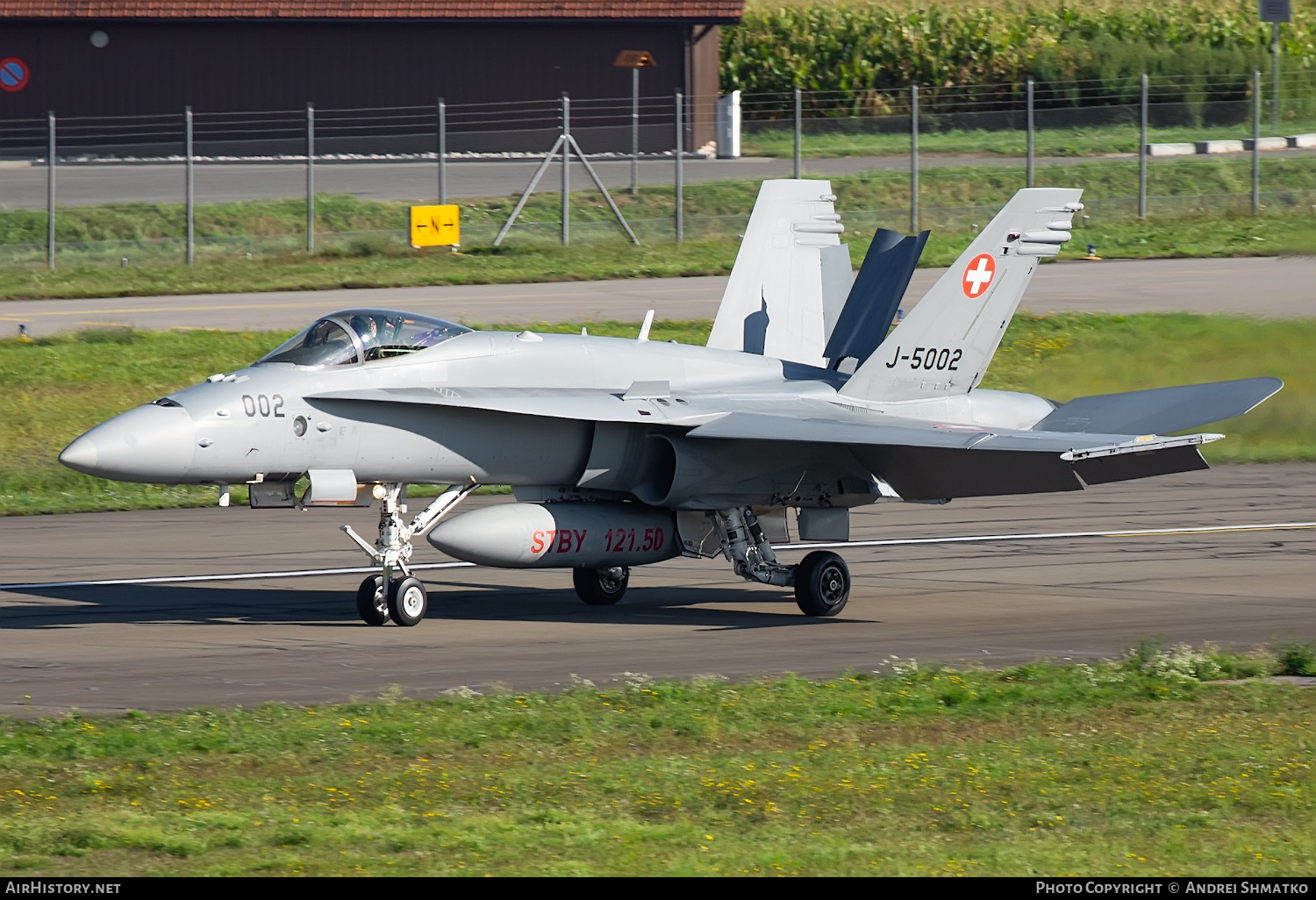 Aircraft Photo of J-5002 | McDonnell Douglas F/A-18C Hornet | Switzerland - Air Force | AirHistory.net #632804
