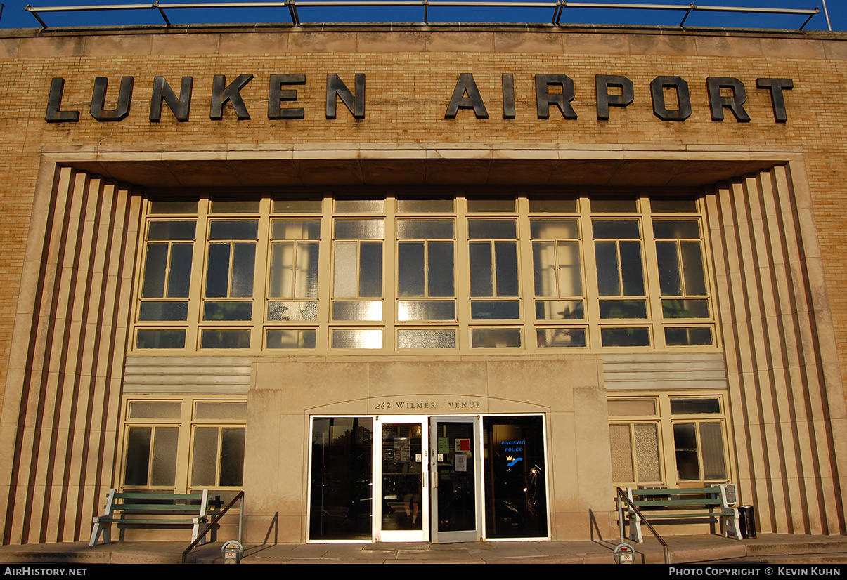 Airport photo of Cincinnati - Municipal / Lunken Field (KLUK / LUK) in Ohio, United States | AirHistory.net #632891