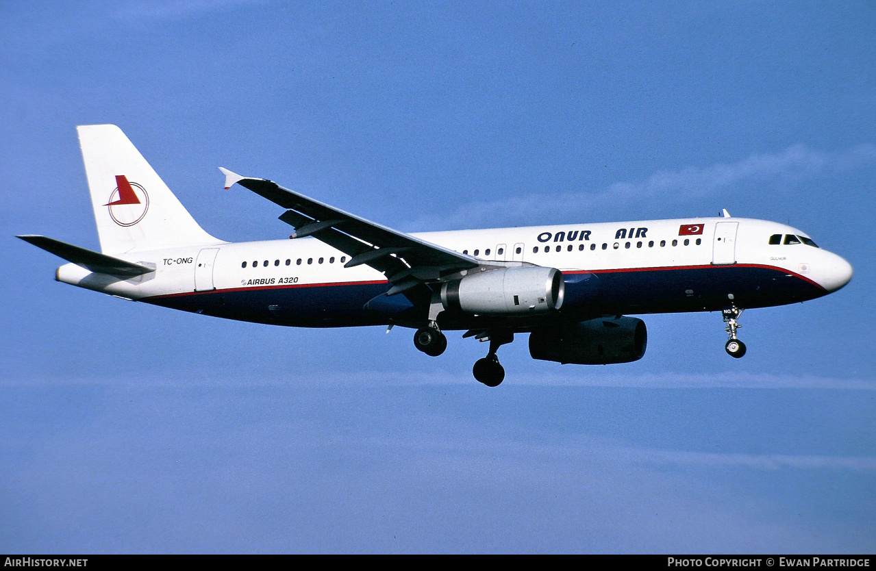 Aircraft Photo of TC-ONG | Airbus A320-231 | Onur Air | AirHistory.net #632936