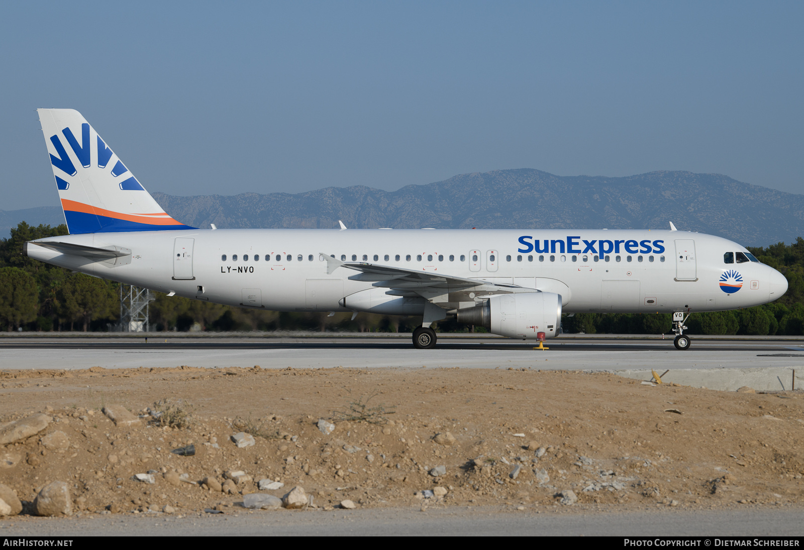 Aircraft Photo of LY-NVO | Airbus A320-214 | SunExpress | AirHistory.net #632960