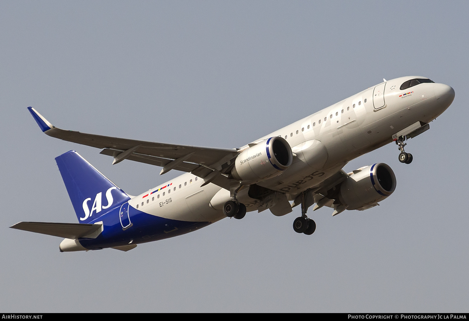 Aircraft Photo of EI-SIS | Airbus A320-251N | Scandinavian Airlines - SAS | AirHistory.net #632983