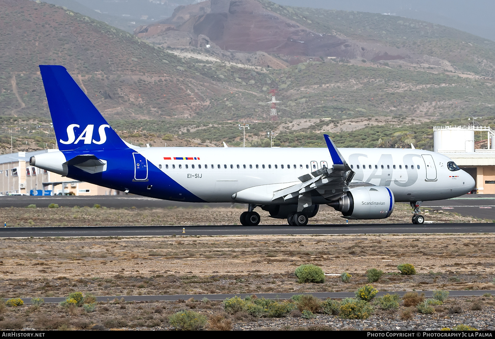 Aircraft Photo of EI-SIJ | Airbus A320-251N | Scandinavian Airlines - SAS | AirHistory.net #633024