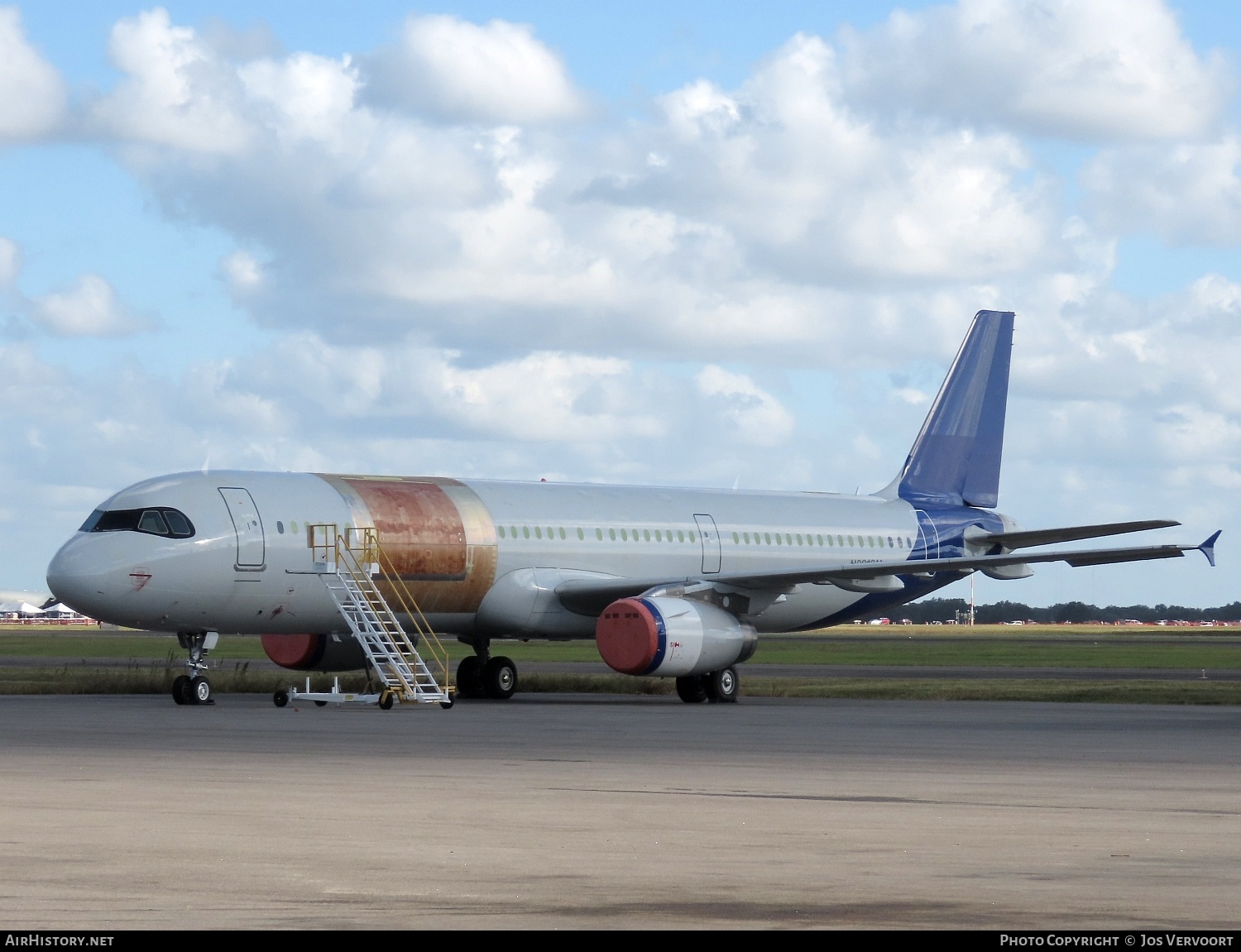 Aircraft Photo of N991CM | Airbus A321-232/PCF | AirHistory.net #633045