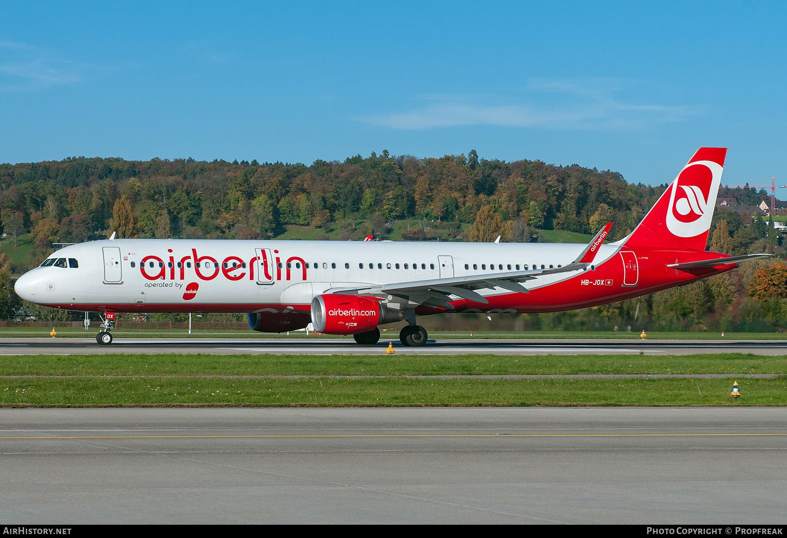 Aircraft Photo of HB-JOX | Airbus A321-211 | Air Berlin | AirHistory.net #633127