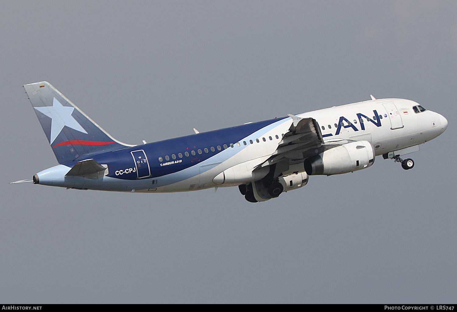 Aircraft Photo of CC-CPJ | Airbus A319-132 | LAN Airlines - Línea Aérea Nacional | AirHistory.net #633141