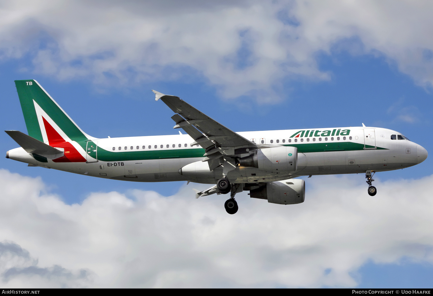 Aircraft Photo of EI-DTB | Airbus A320-216 | Alitalia | AirHistory.net #633176